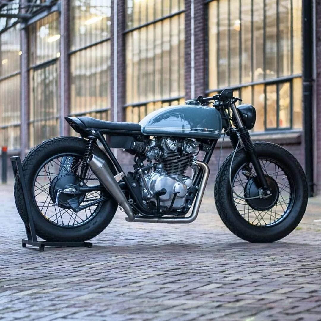 Cafe racer. Honda cb 450. honda cb cafe racer. мотоцикл honda cafe racer. honda cb450 кастом.