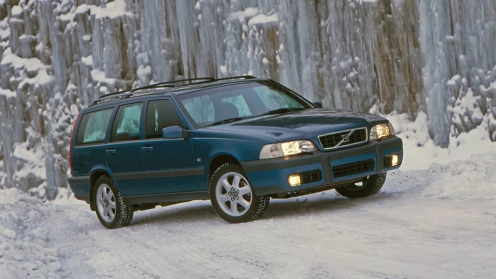 Volvo xc70 поколения. Volvo v70xc. 1997 Volvo v70 XC. Вольво v70xc Cross Country. Volvo v70/xc70.