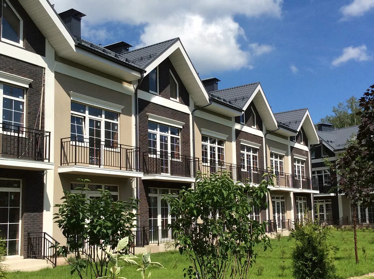 Коммунарка таунхаус никольское. Скандинавия коттеджный поселок симферопольское шоссе. Никольский озера поселок. Москва коттеджный поселок плесково compass development. Никольское, коттеджный посёлок никольское.