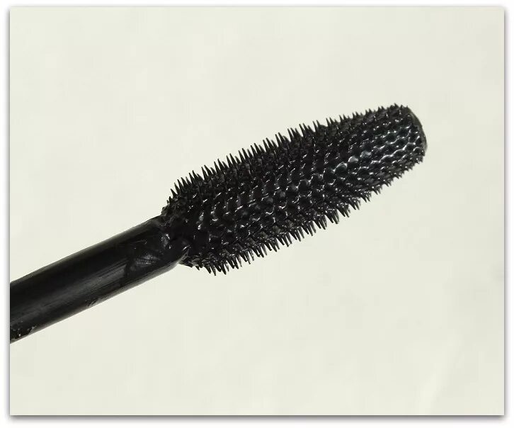 Тушь gif. Тушь мейбелин зеленая. Тушь для ресниц с силиконовой кисточкой. Туши вибраторы. Туши с резиновой щеточкой.