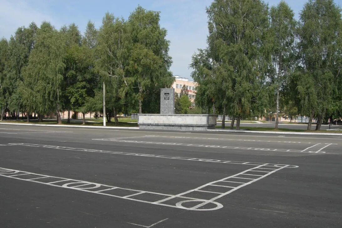 Под плацем. Платц в военной части. Плац Минского ВИЗРУ. Каменка плац. Строевой плац.