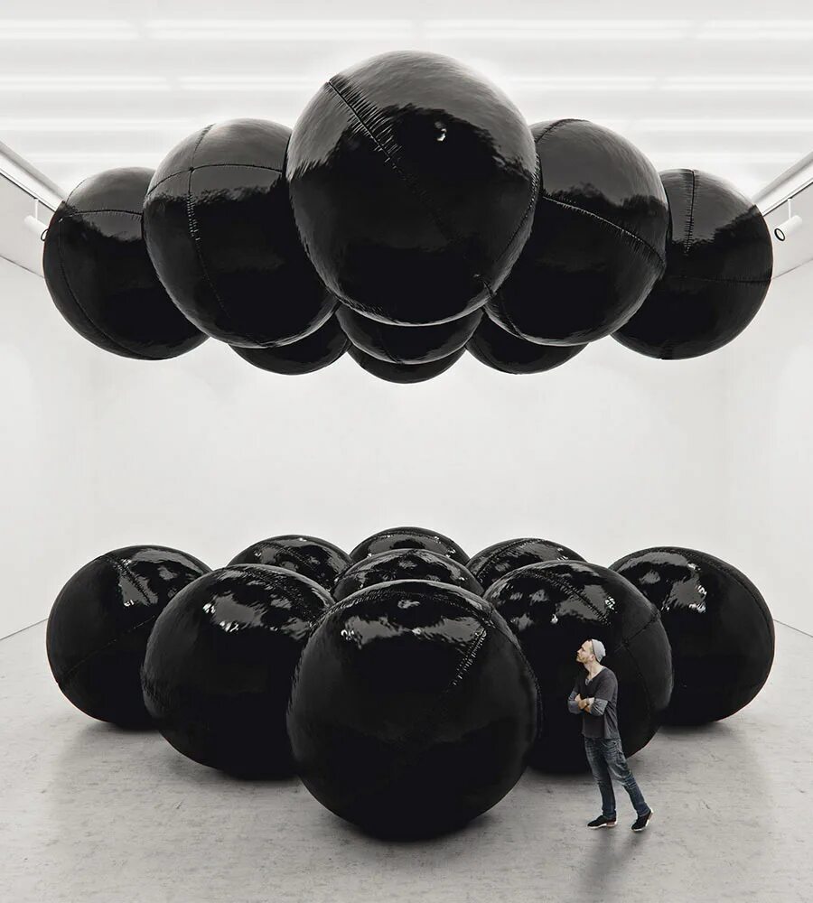 “Черный шар” (the Black Balloon), 2008. Черные воздушные шары. Украшение черными шарами. Современные шары.