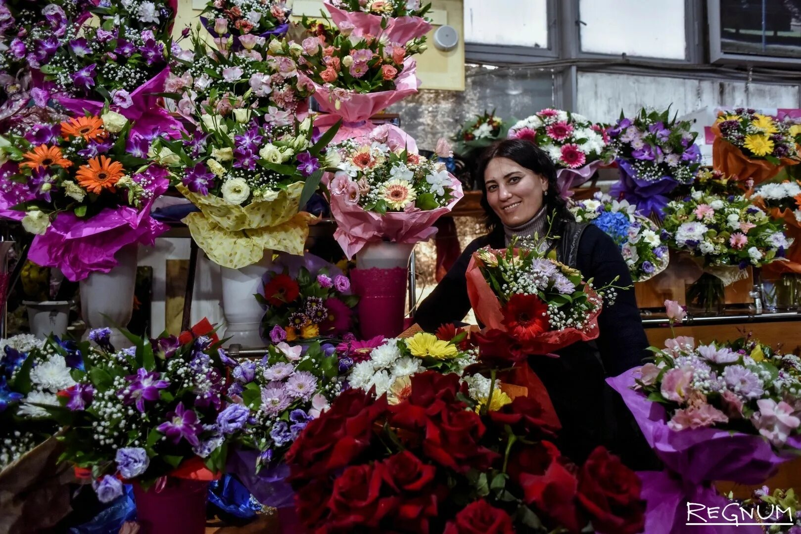 Рижский рынок цены на цветы 2024. Рижский цветочный рынок. Рижский рынок цветы. Рижский рынок цветы Рижская. Рижский рынок цветов Москва.