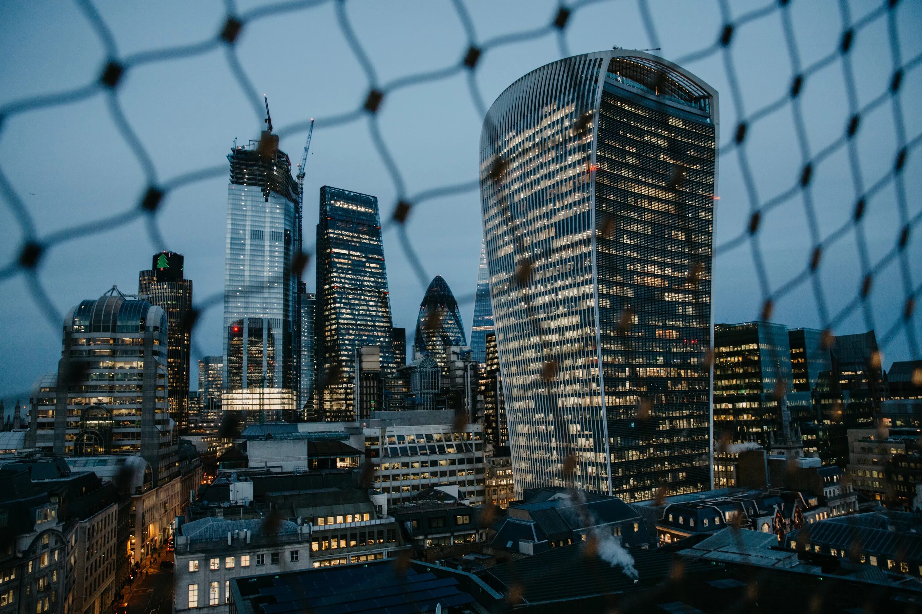 Район Лондонский Сити (City of London). Лондон финансовый центр. Лондонский Мегалополис. Архитектура небоскребов. Нужные здания в городе