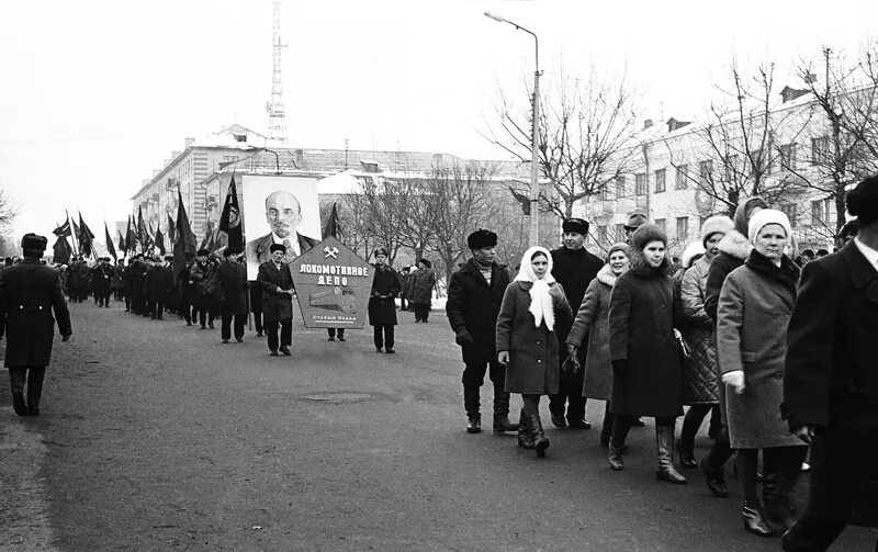 Демонстрация го. Советский новосибирск 7 ноября. демонстрация 1970. демонстрация 7 ноября. демонстрация 1985 года 7 ноября.