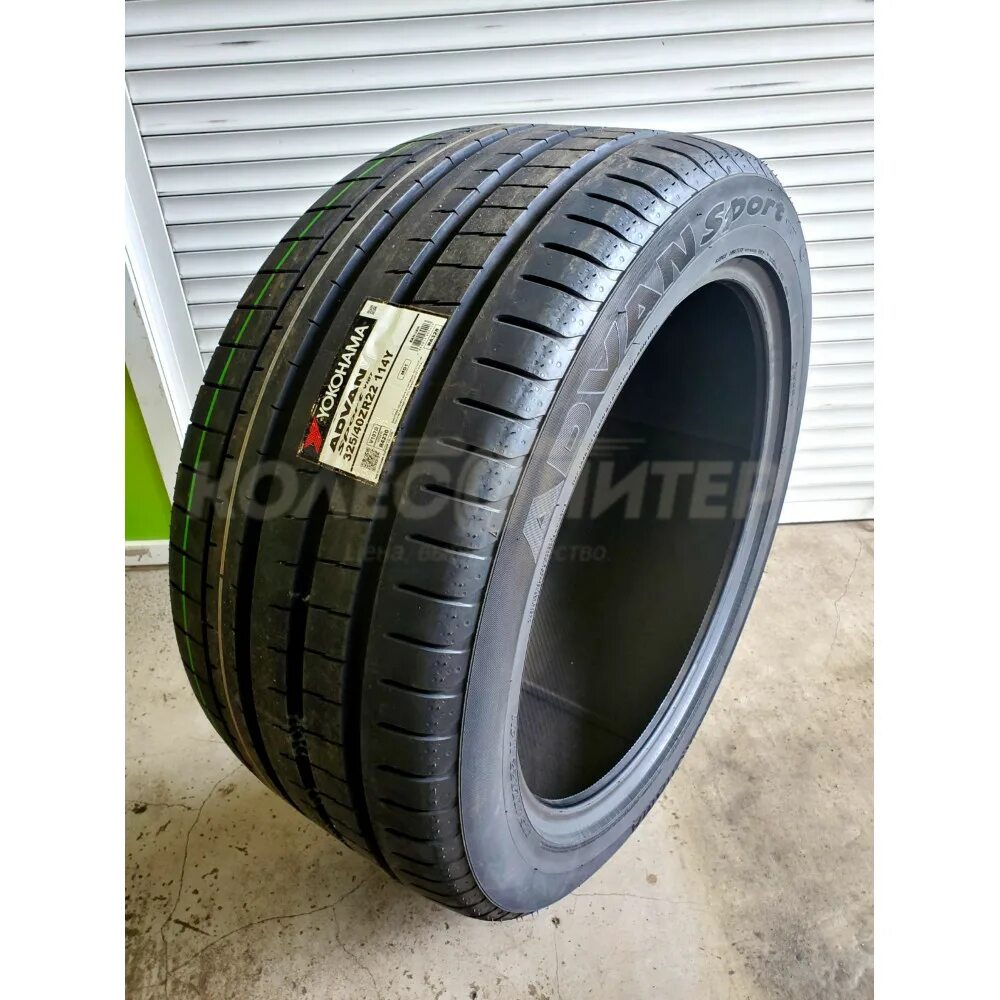 Летние шины 285 45 r22. Yokohama Advan Sport v107. Yokohama Advan Sport 107. 285/40*22 110y Yokohama Advan Sport v107c. Yokohama Advan Sport v107d 325/40 r22 114y.