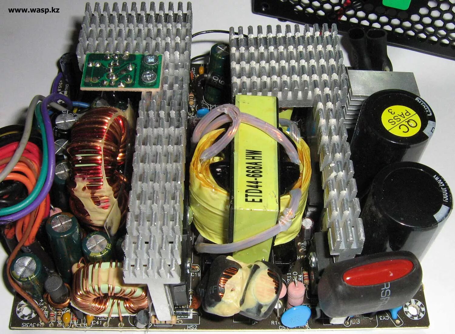 Почему горит блок питания. Трансформатор блок питания сварочного инвертора. Почему горит блок питания. Сломанный блок питания. Crown 500w.