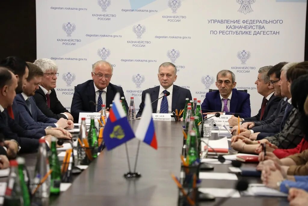 Дагестан управление главы. Руководитель казначейства дагестана. председатель правительства республики дагестан. председатель правительства республики дагестан 2025. заместитель президента дагестана 2025.