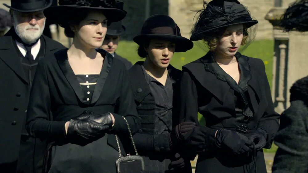 Группа вдова. Траурная одежда. Траурная одежда для женщин. Траурная шляпа. Женщина в шляпе на похоронах.