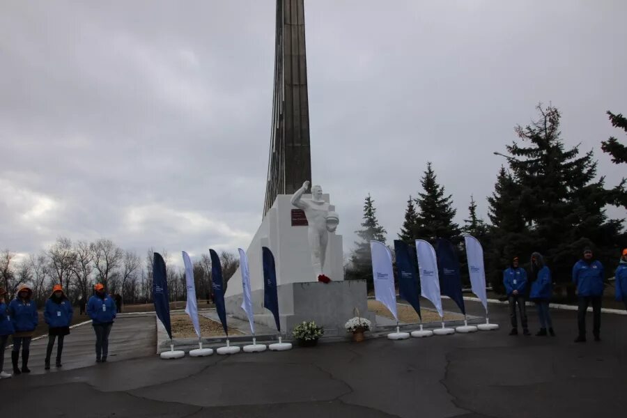 Парк покорителей энгельс. Парк покорителей космоса в Энгельсе. Парк имени Гагарина Энгельс. Парк приземления Гагарина. Парк Космонавтов Энгельс.