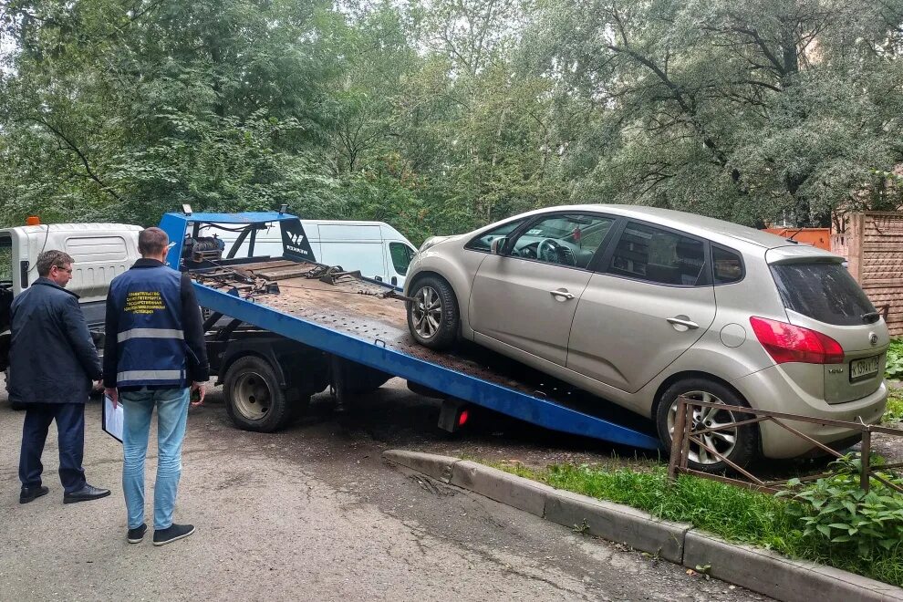 За нарушения правил благоустройства –штраф. Автомобиль гати санкт-петербург. Наказание за неправильную парковку. Государственная административно-техническая инспекция. Автомобиль гати санкт-петербург.