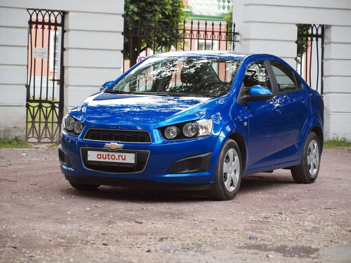 Шевроле авео купить новый. Шевроле Авео т300. Chevrolet Aveo II, 2012. Авео т300 хэтчбек. Авео т300 синяя.