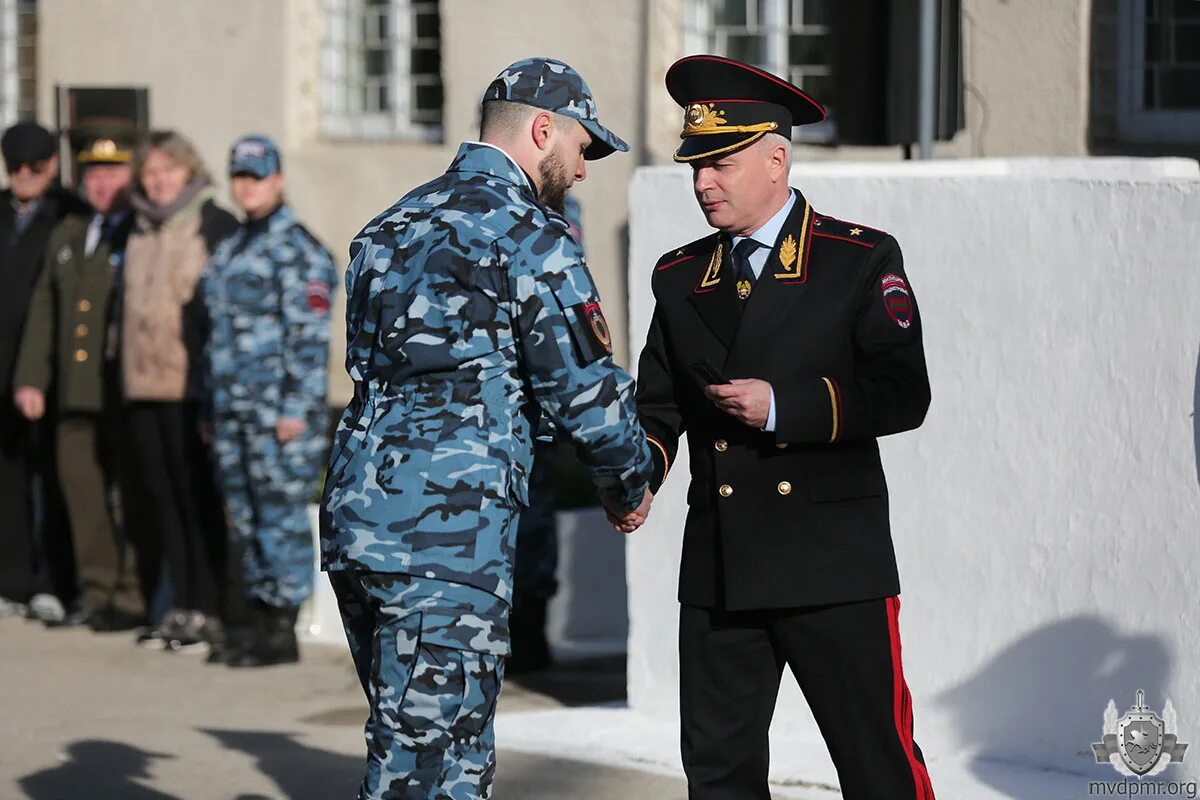 День мвд отмечают. СМВЧ 2101. Военнослужащие МВД. Внутренние войска МВД. Полиция Приднестровья.