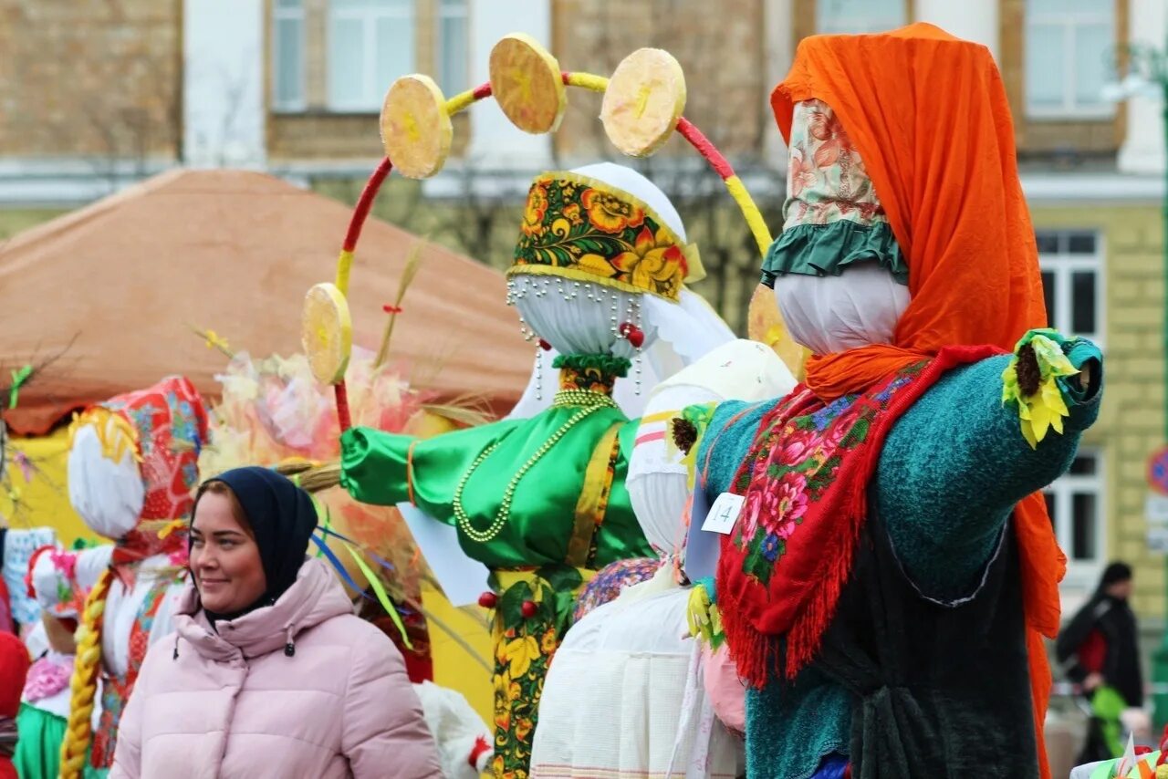 Масленица в великом новгороде 2025 программа. Масленичные традиции великий новгород. масленица великий новгород. масленица великий новгород 2025. чучело масленицы.