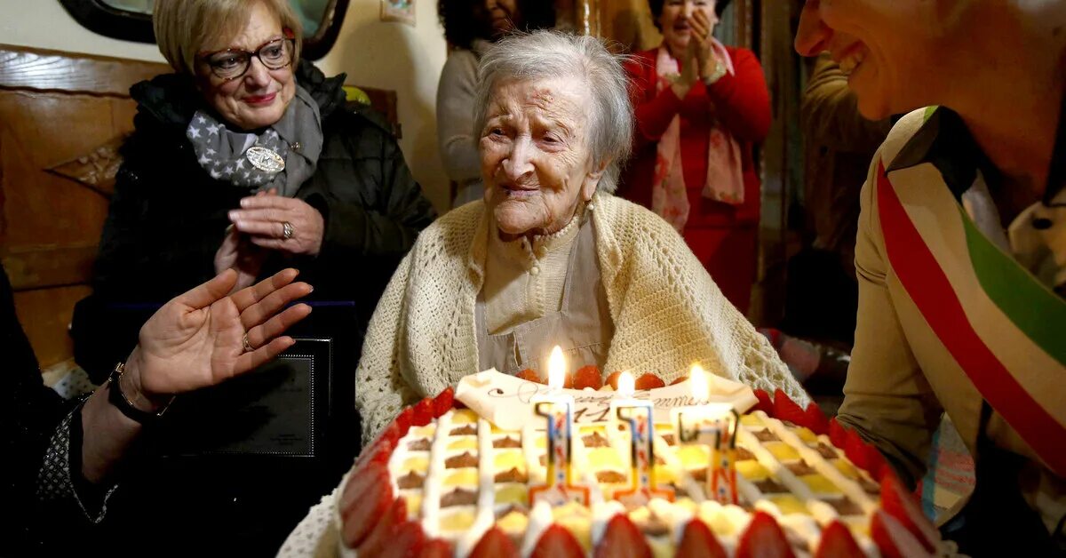 Год столетних юбилеев. Эмма Морано. С днем рождения долгожителя. Фотографии долгожителей. Пенсионеры долгожители.