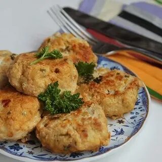 Вкусные диетические котлеты в духовке