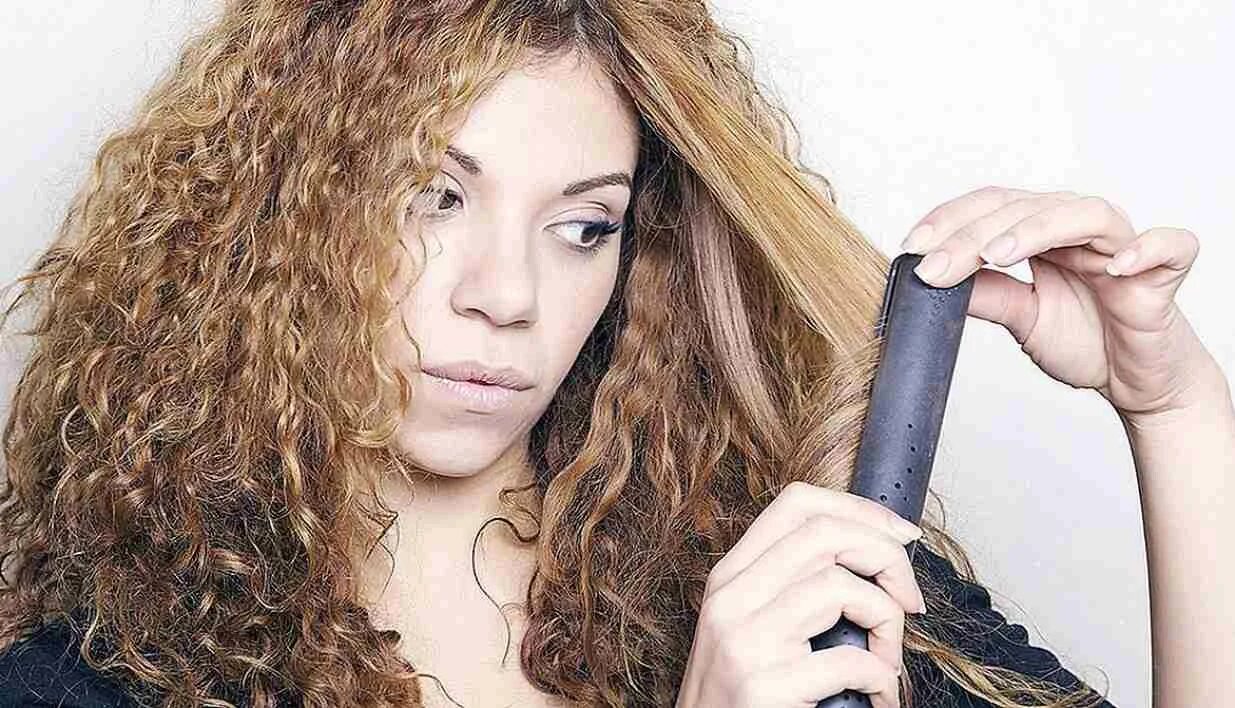 Длинные кучерявые волосы. Кудри кёрли. Афро кудри голливуд. Aveda для кудрявых волос. Омбре на кудрявые волосы.
