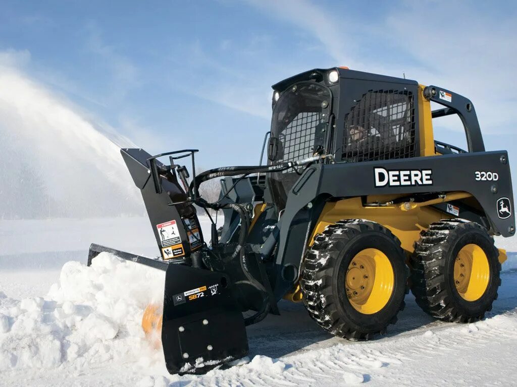 Мини погрузчик jcb 135 уборка снега. Ковш для уборки снега на погрузчик. Снегоуборочный bobcat трактор bobcat. Минитрактор для уборки снега jcb. Уборка снега фронтальным погрузчиком.