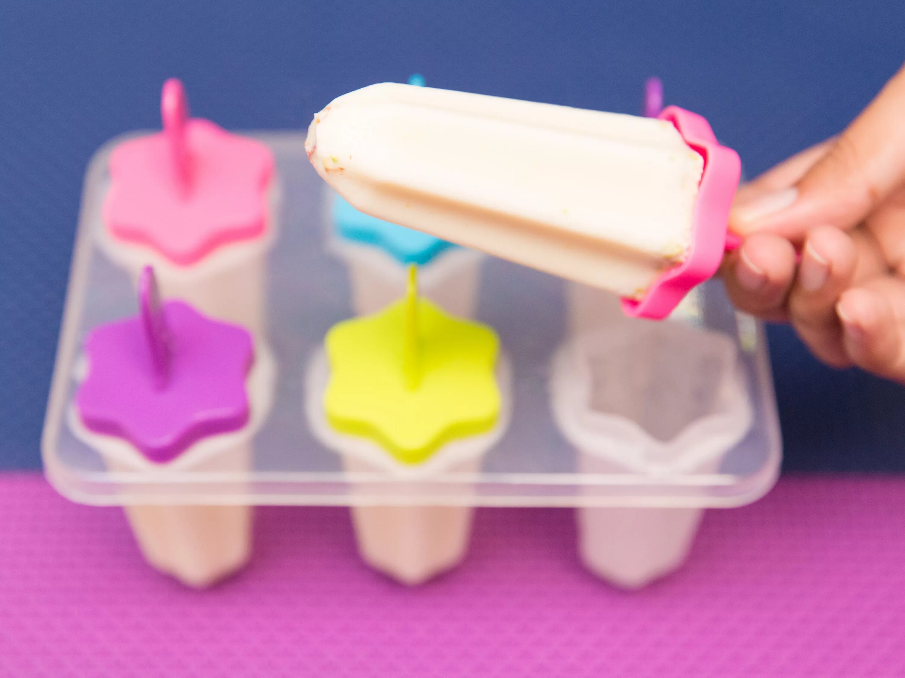 Как сделать мороженку. Формочки для мороженого дети. Мороженое в форме. Формочки для мороженого своими руками. Домашнее мороженое из формочек.