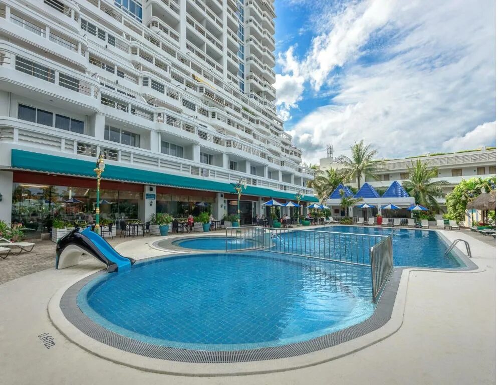 Andaman beach suites. Андаман Бич Пхукет. Andaman Beach Suites 4*. Andaman Beach Suites Hotel 4 * Пхукет (Патонг). Андаман си Вью Карон.