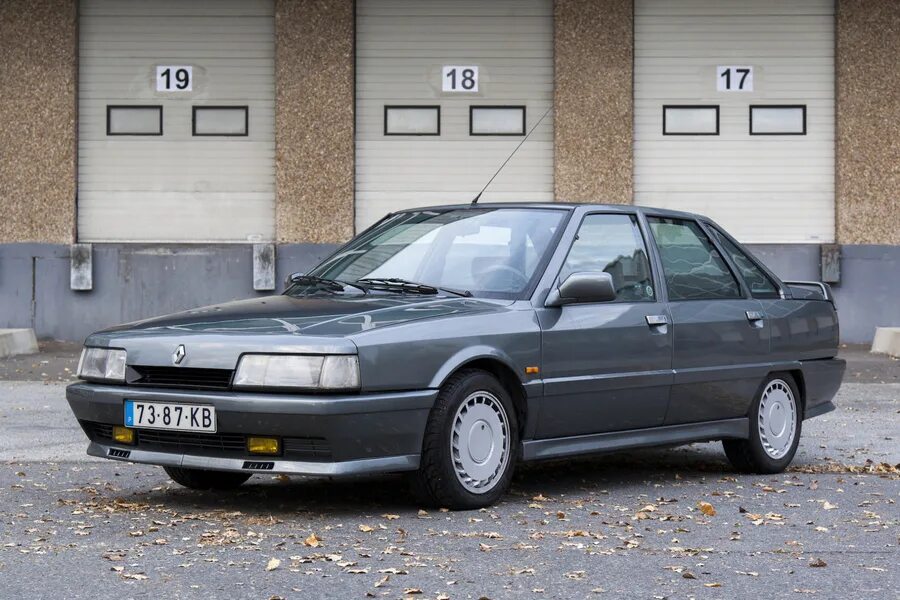 Рено 21 год. Renault 21. Рено 21 турбо. Renault 21 Turbo Quadra. Renault 21 седан.