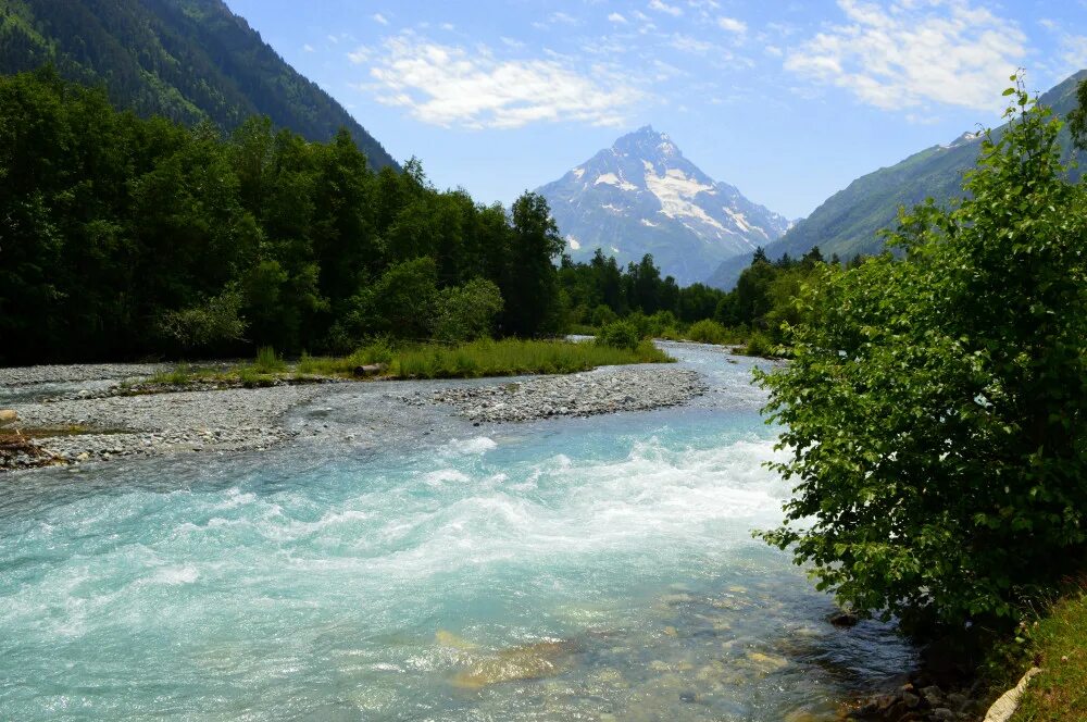 Баритовый водопад архыз зимой. Казачий водопад архыз. Архыз река белая. Белый водопад архыз. Белый водопад архыз.
