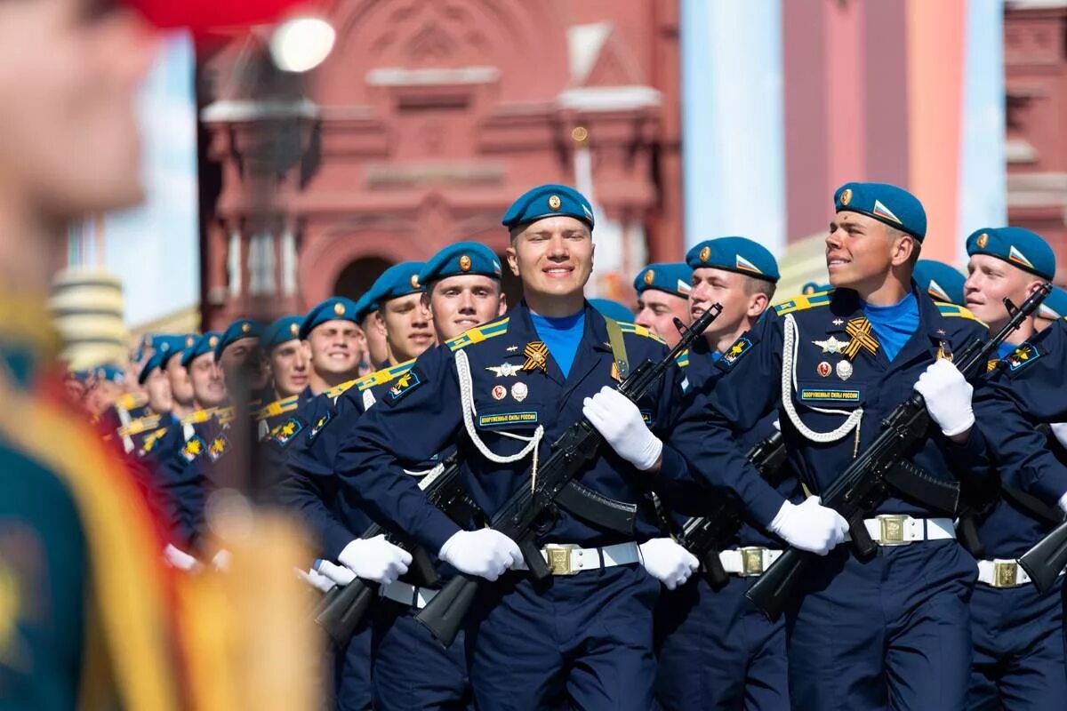 Воздушно десантные войска силы. Парад победы воздушно-десантные войска. десантники на параде победы. вдв на параде.