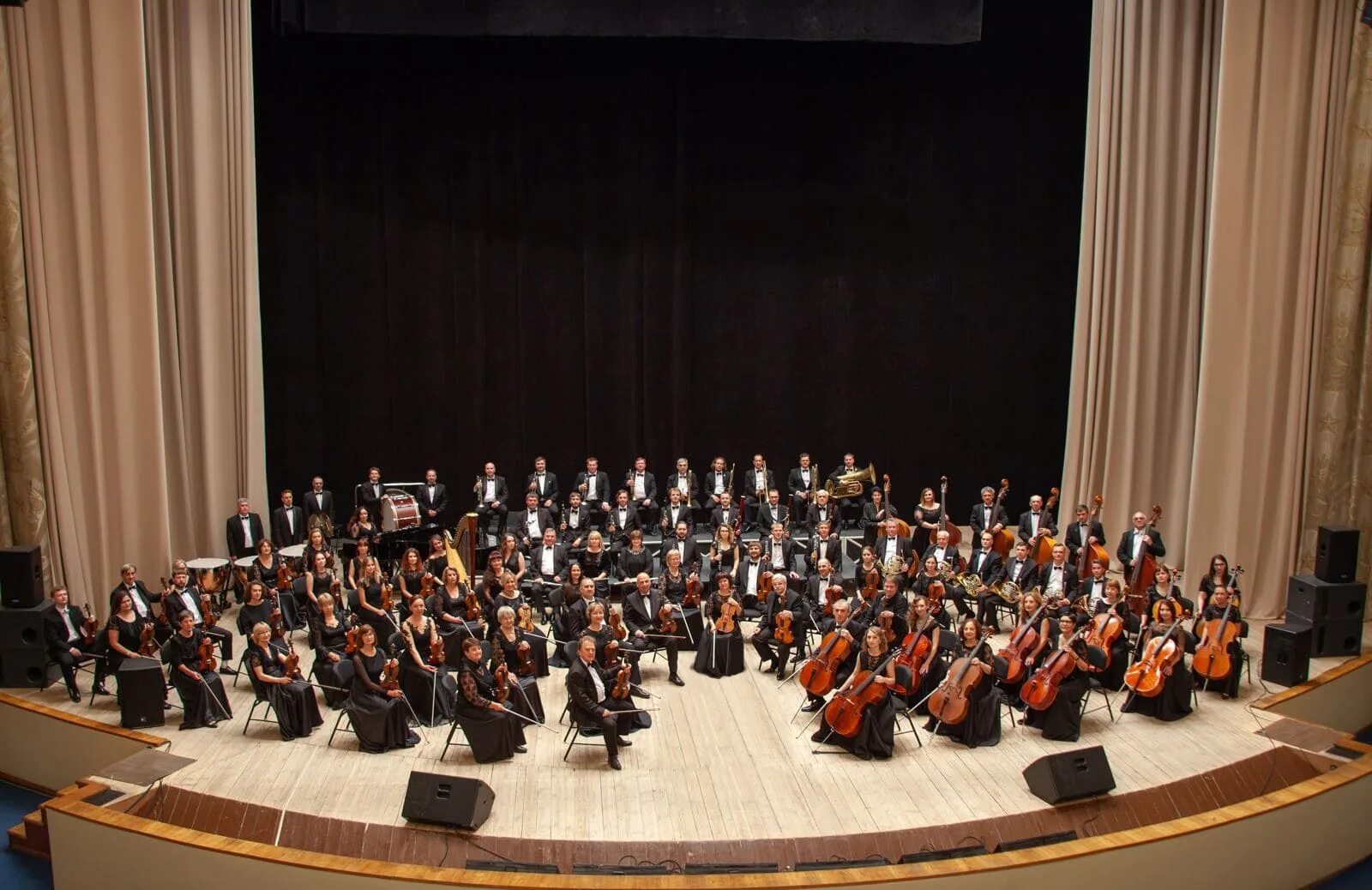 Симфонический оркестр ульяновск. Орган в ленинском мемориале. Славянский марш чайковский. Ульяновский государственный симфонический оркестр. Оркестр.