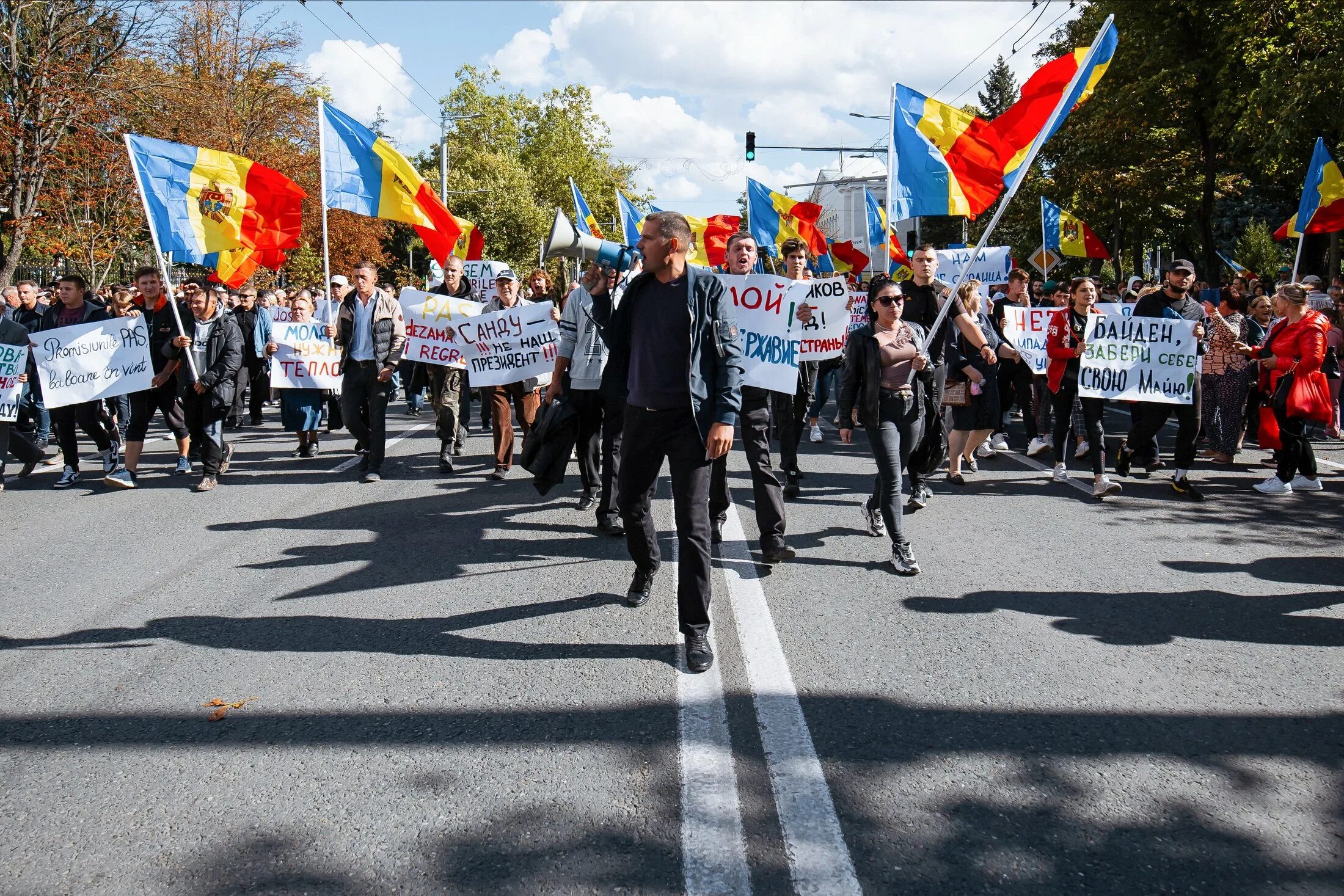 Митинги в Молдавии. Политический митинг. Кишинев протесты. Молдова митинг 2022.