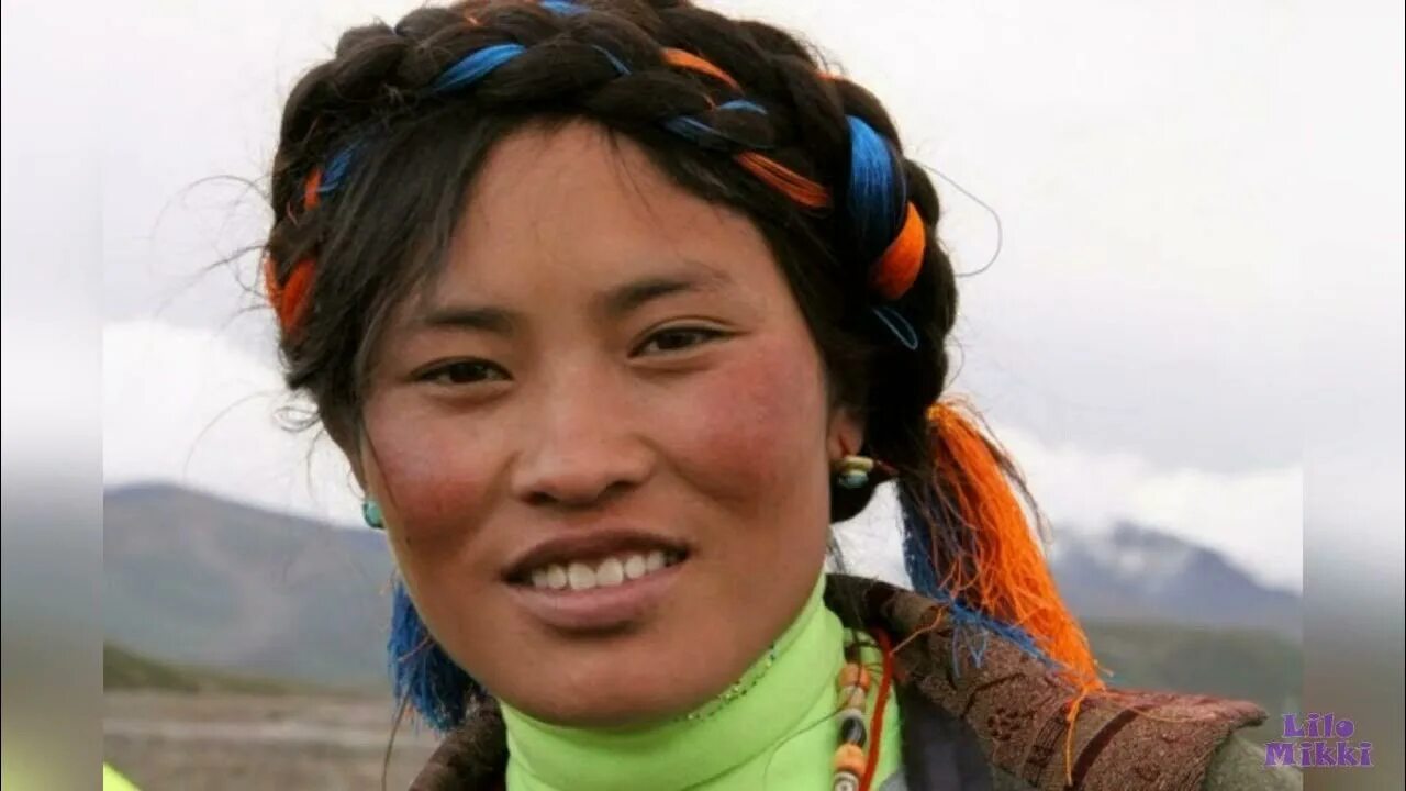 Монголоидная раса семья. Монголоидная (желтая раса). Тибетские женщины. Монголоидная внешность.