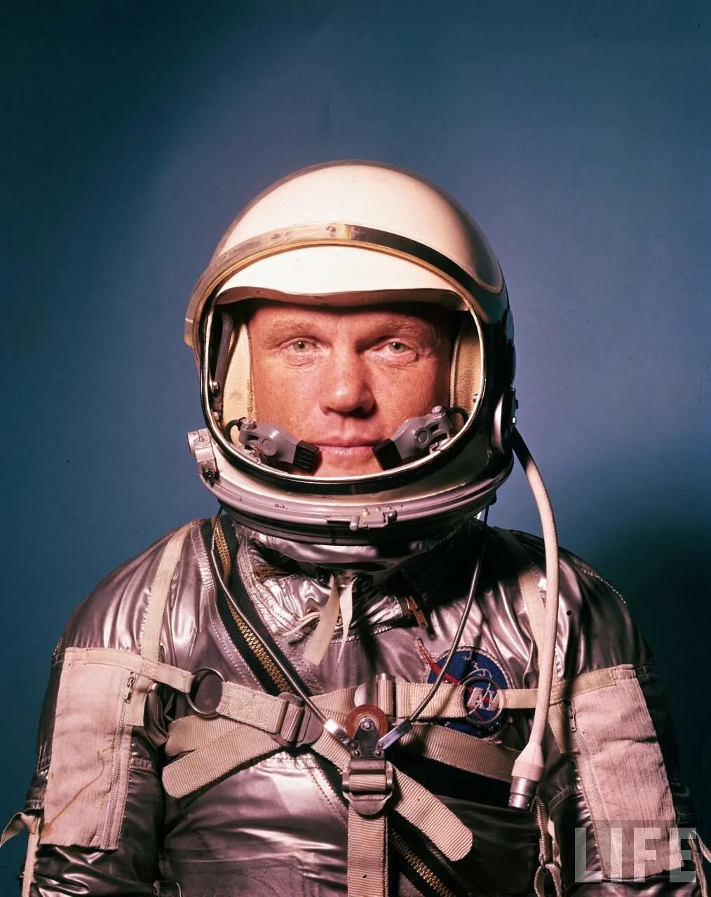 Полет первого американского космонавта. Джон Гленн. Джон Гленн астронавт. Джон Гленн в космосе. Джон Гленн первый полет.