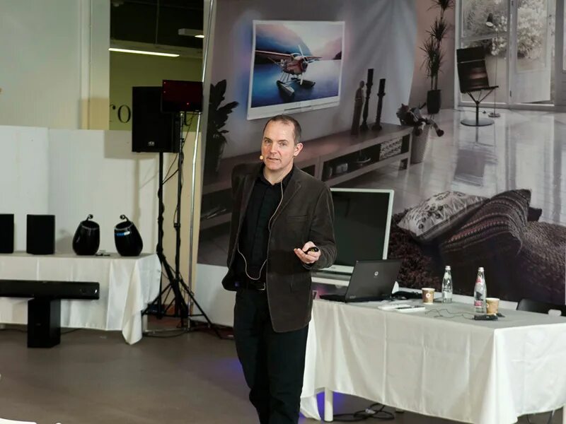 Креативный директор компании. Сергей шанович дизайнер. Арт-директор, креативный директор. Креативный директор профессия. Дизайнер креативный директор.