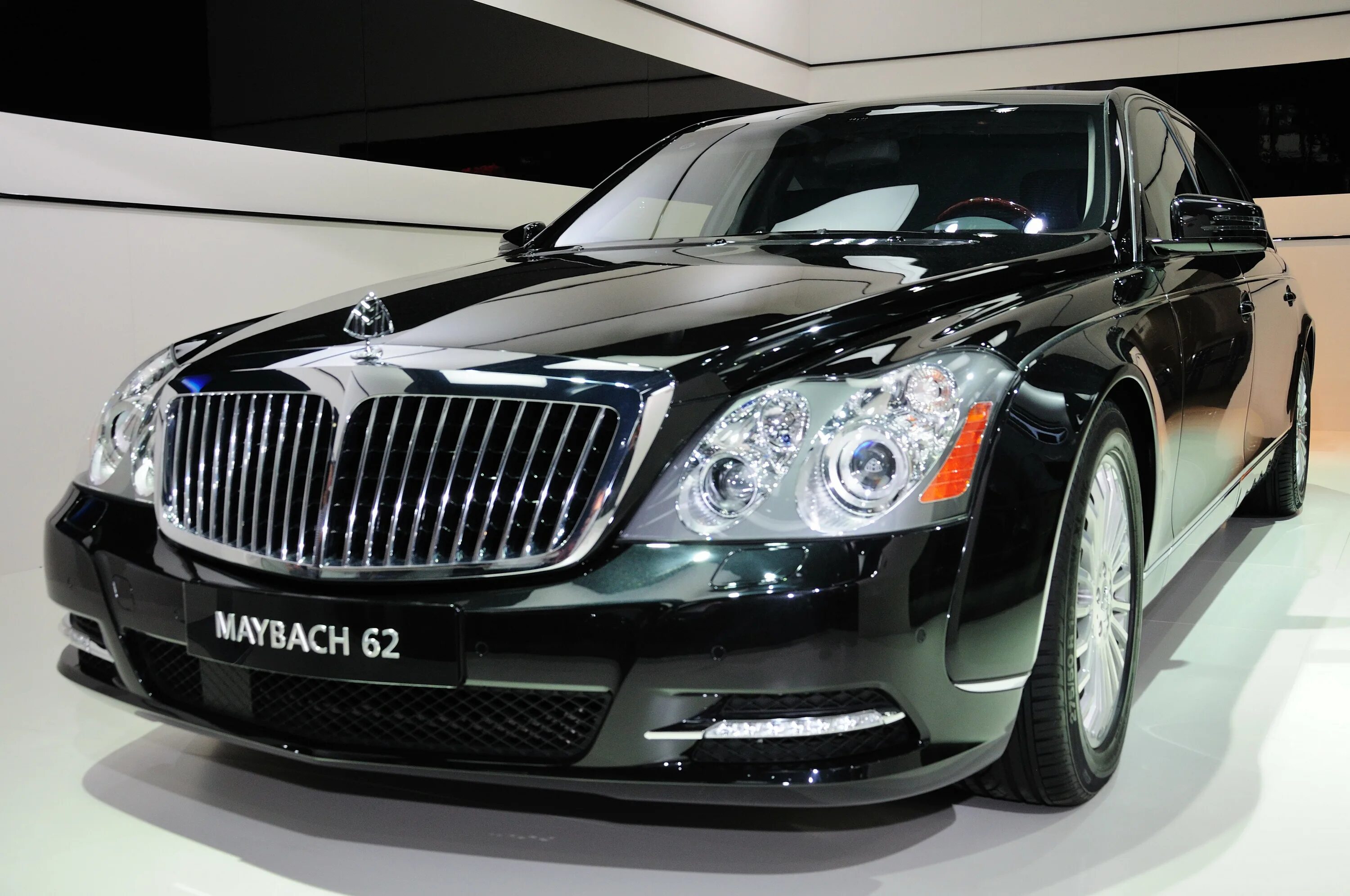 Автомобиль представительского класса марки. Maybach. Мерседес Майбах. Maybach 57s. Мамба машина.