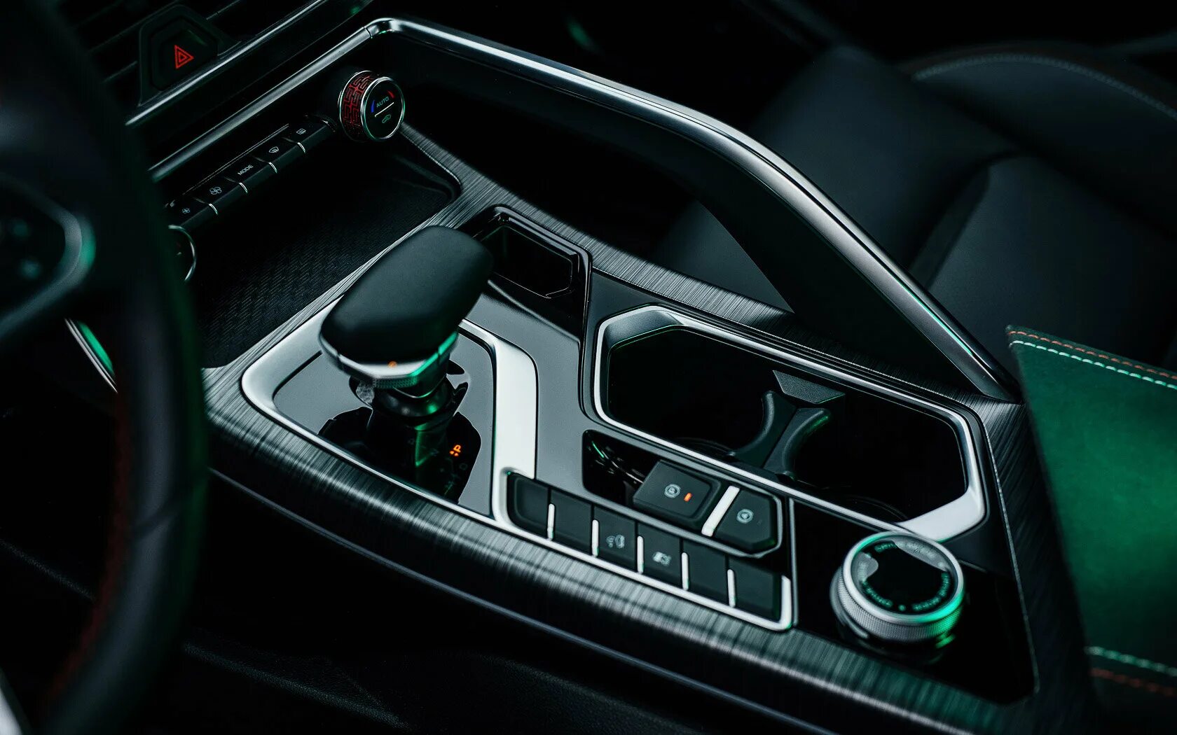 Шторки джили монжаро. Geely monjaro 2024. Джили монжаро белый. Geely tugela 2022. Джили монжаро 2022.