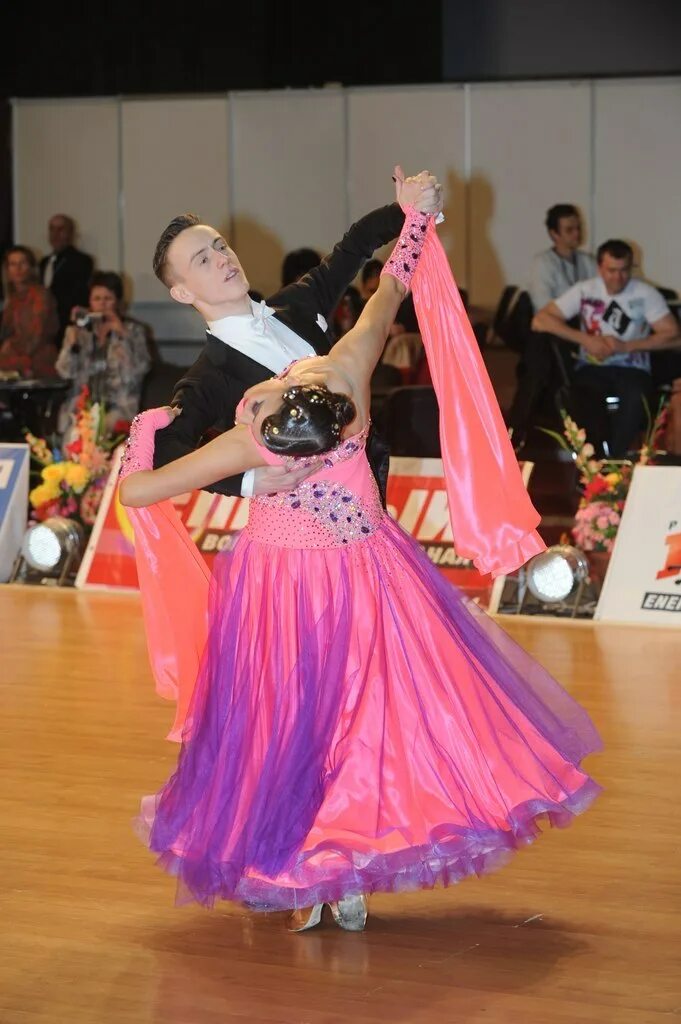 платья для бальных танцев юниоры 1 стандарт. платья соло стандарт юниоры 1. филипчук юниоры 1 стандарт. спортивно бальное платье юниоры 1. бальные платья стандарт юниоры.