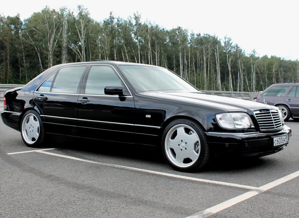 W140 характеристики. Мерседес Бенц s600 w140. Mercedes Benz w140 s600. Mercedes-Benz w140 s600 long. 140 Мерседес s600 Лонг.