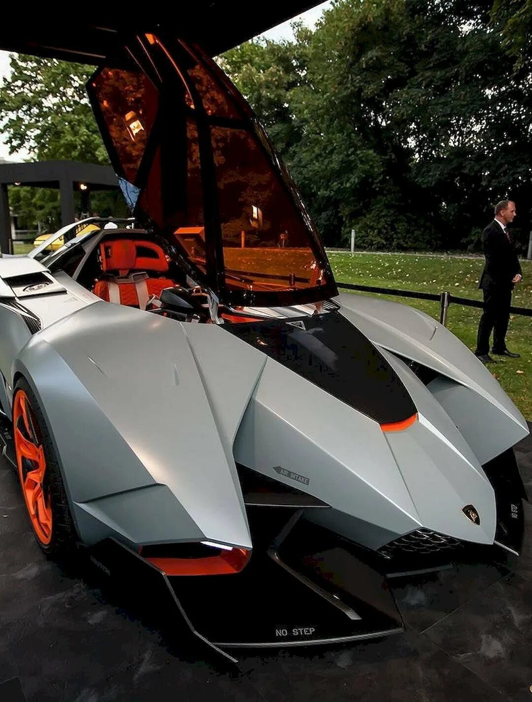 Дешевые быстрые машины. Ламборджини эгоиста 2020. Суперкар Lamborghini Egoista. 1 Ламборджини. Ламборджини Ламборджини эгоист.