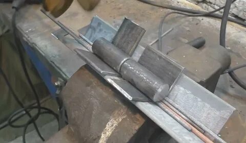 Как приварить профильную трубу к круглой