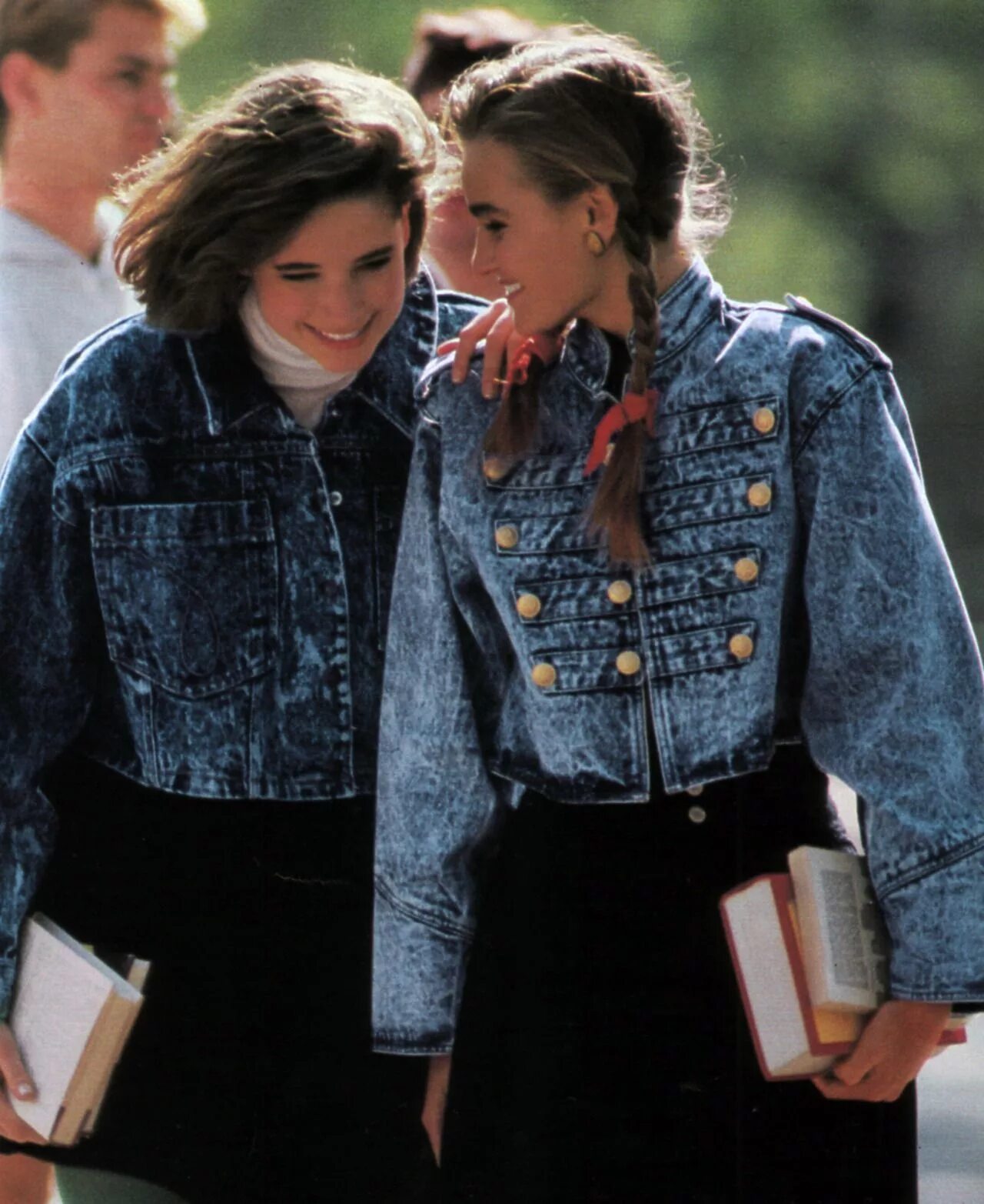 Мода 1987. 80е сша мода деним. мода 1987г. мода 80. джинсовая куртка в стиле 90х годов.