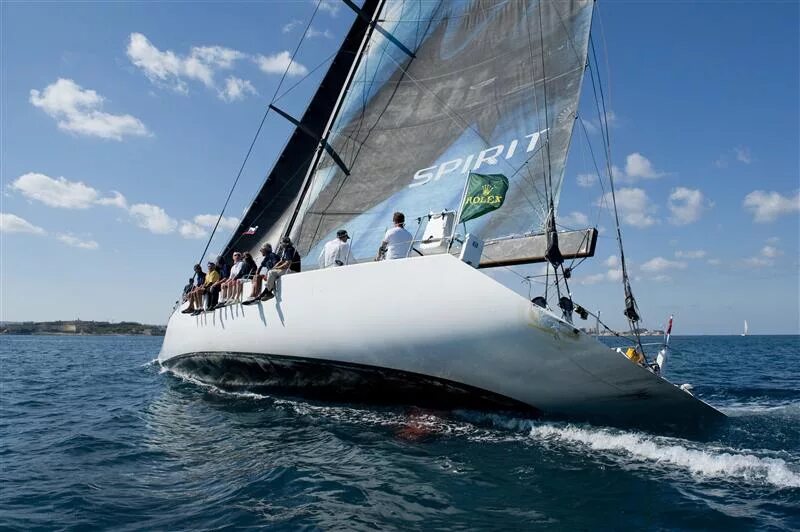 Sea racing. Прогулка на регате. Шведская яхта макси. Rolex Fastnet Race. Северно-Атлантический клуб яхт.