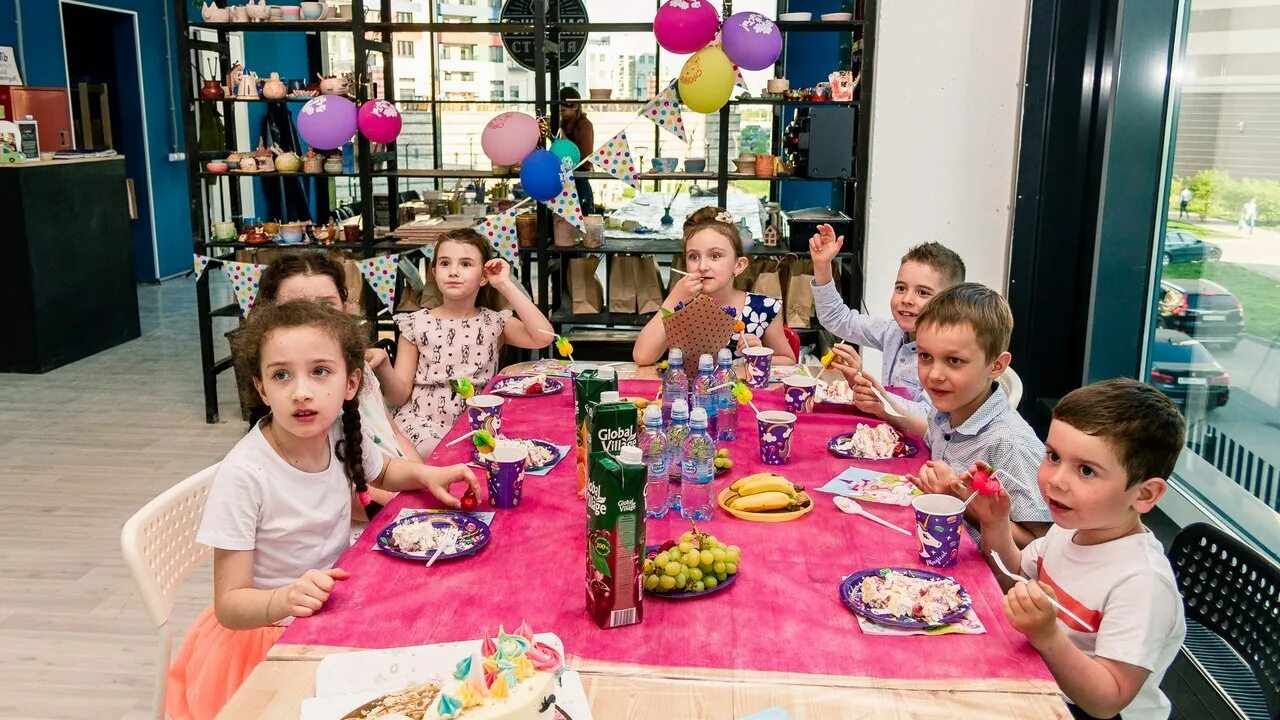 Где отметить 5 лет ребенку. Справить день рождения ребенка. детский праздник в кафе. день рождения ребенка в кафе. места для празднования дня рождения ребенка 10 лет.