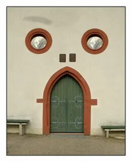 Houses face