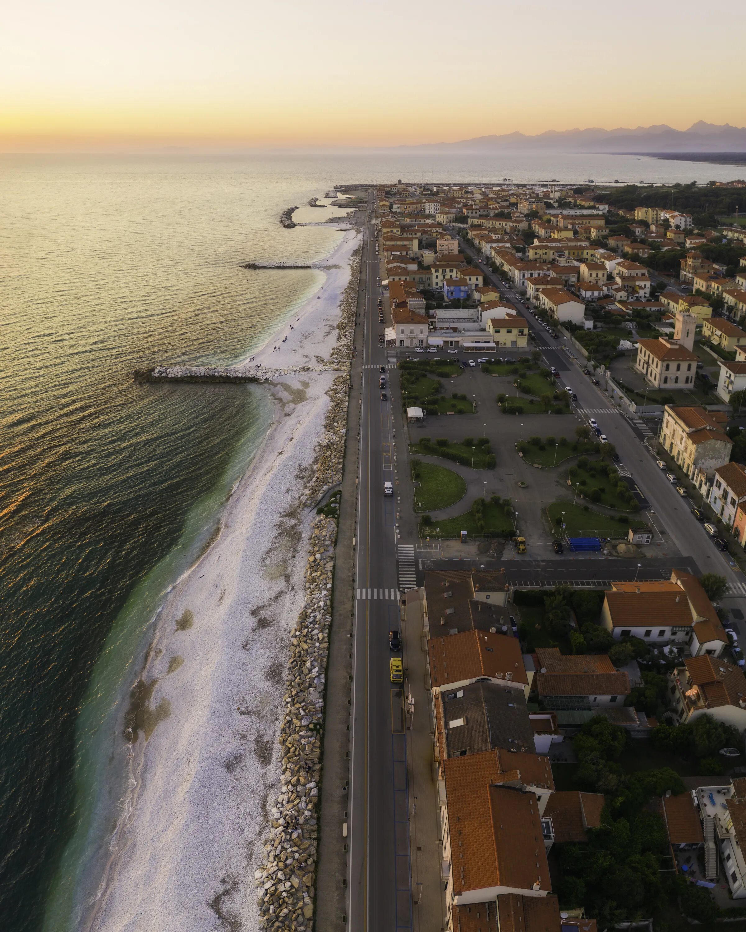 Marina di massa италия. Marina di. Portisco. Marina di. Marina di massa италия.