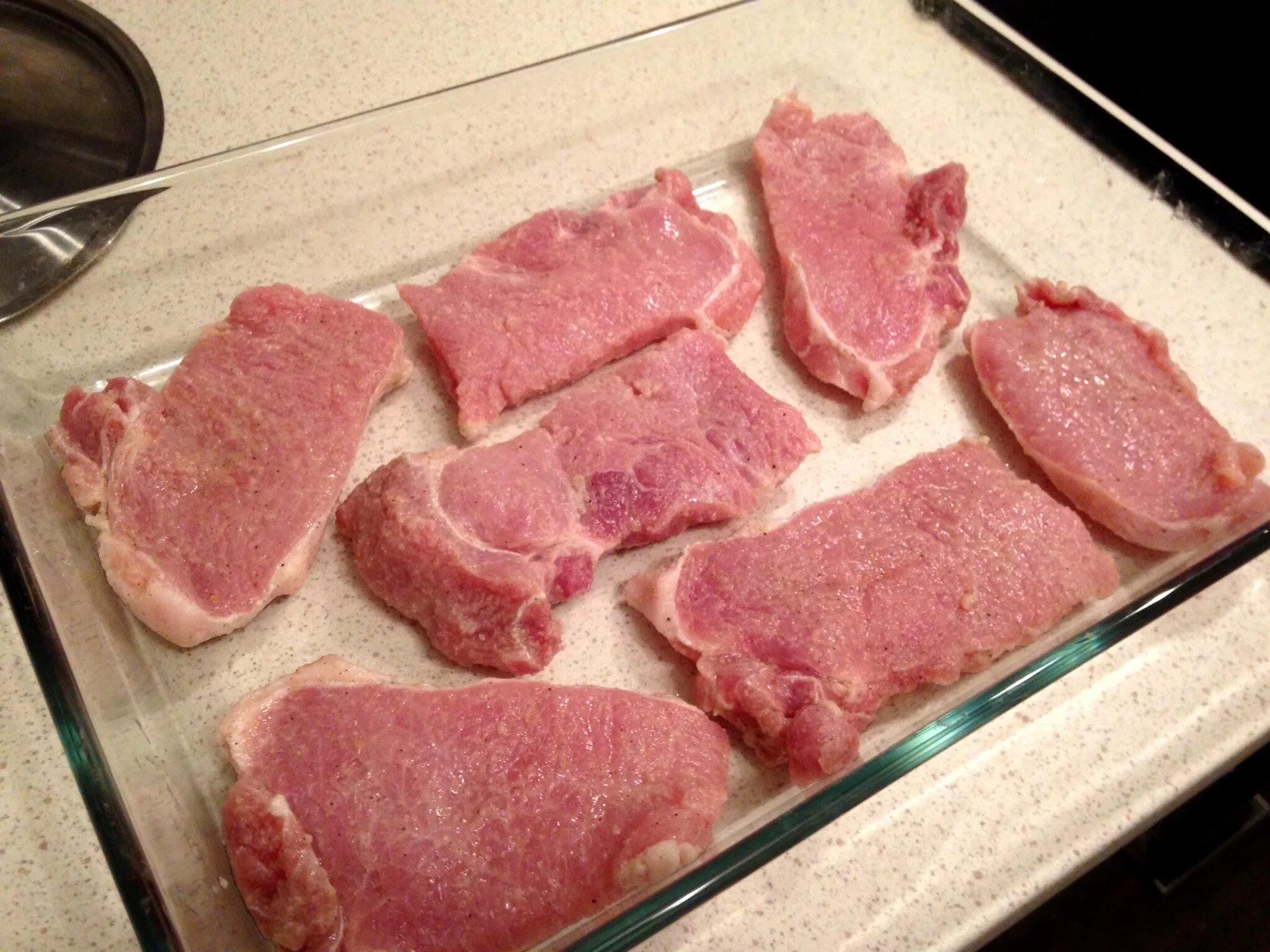 Мясо для мяса по-французски. Мясо для французского мяса. Отбивные из карбоната свинины. Мясо по французски с нарезкой.