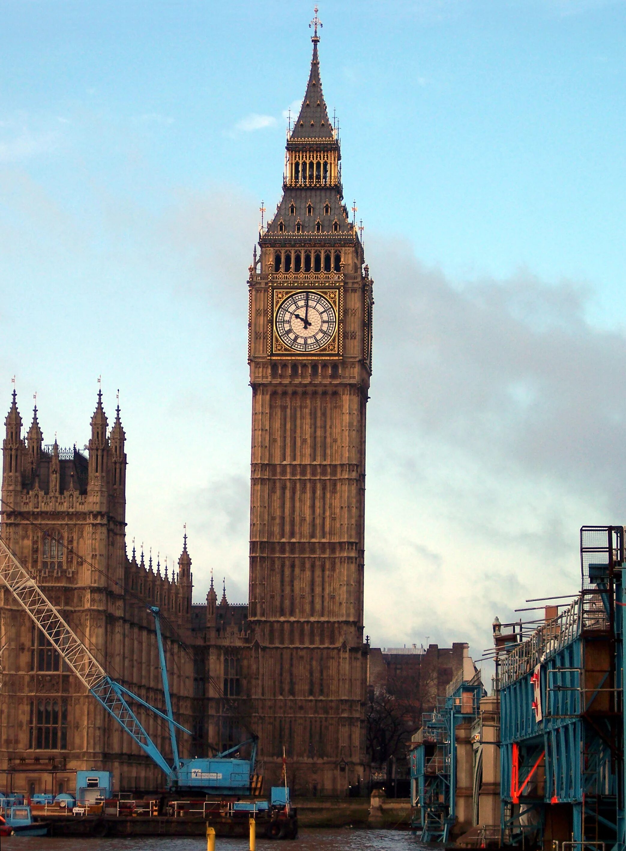 часовая башня вестминстерского дворца биг бен. башня биг бен в лондоне. часовая башня биг-бен (большой бен). лондонская башня биг бен. биг бен колокол.
