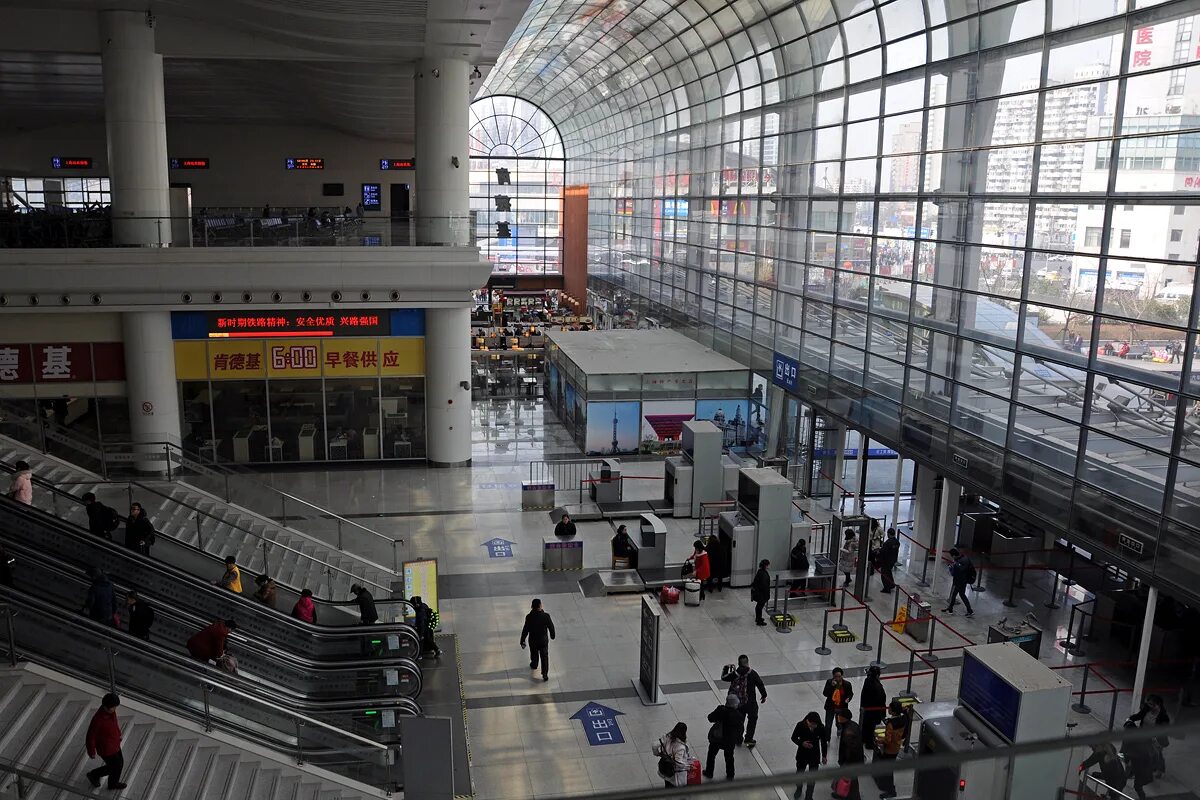 Генконсул в гуанчжоу. Аэропорт пудун на карте. Схема метро шанхая 2021. Пересадка в шанхае выход в город. Пересадка в шанхае выход в город.