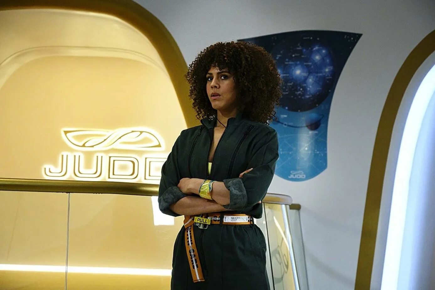 Авеню 5 сериал постер. Авеню 5 сериал с 2020 г. Хью лори сериал 2020. Война в космосе сериал. Авеню 5 2020.