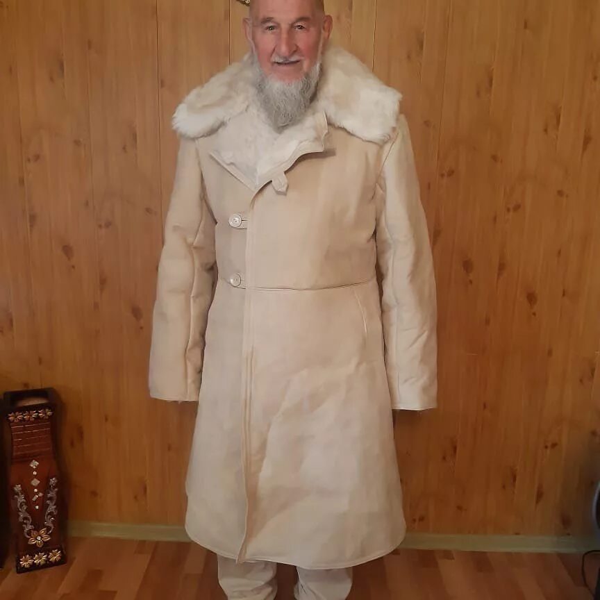 Овчинный тулуп армейский. Полу тулупа. Полу тулупа. Тулуп коричневый. Тулуп дизайнерский.