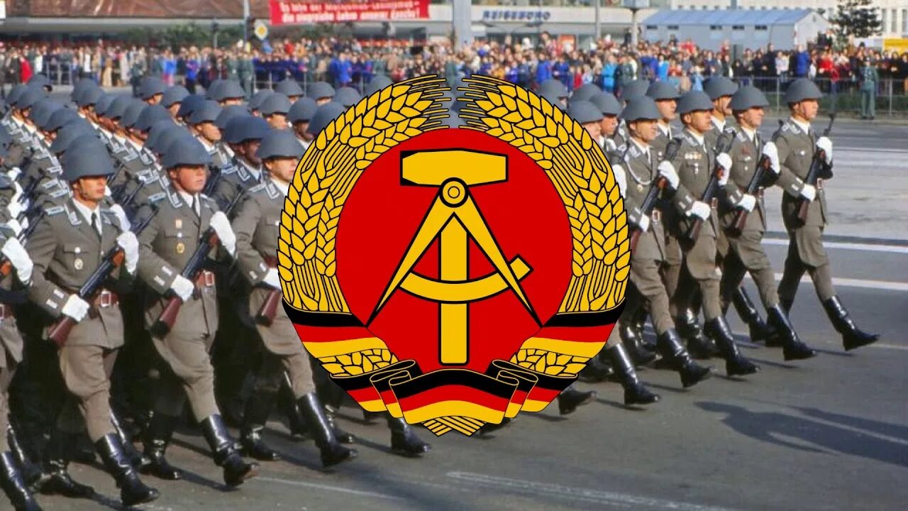 Aufmarsch. Тревожный марш эрнст буш. Socialist weltrepublik. Der aufmarsch. Парад бундесвера.