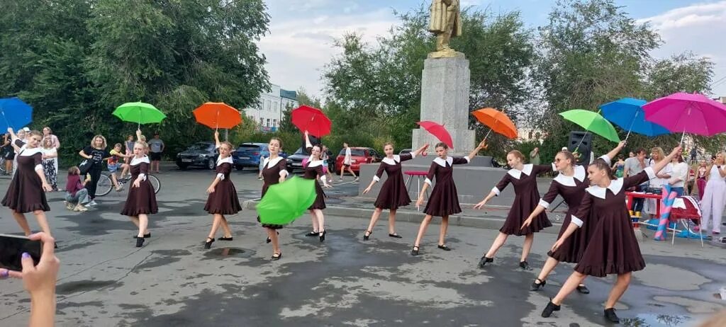 26 06 08. Школа 26 Орск. Концерт на день города Орск. День города Орск. Город Орск день города.